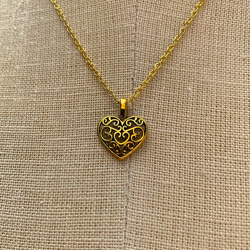 NWT Sterling Silver Plated Chain & Alloy Heart Charm Necklace